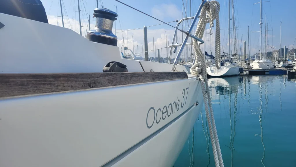 Oceanis37-voilier-location-bretagne-nord
