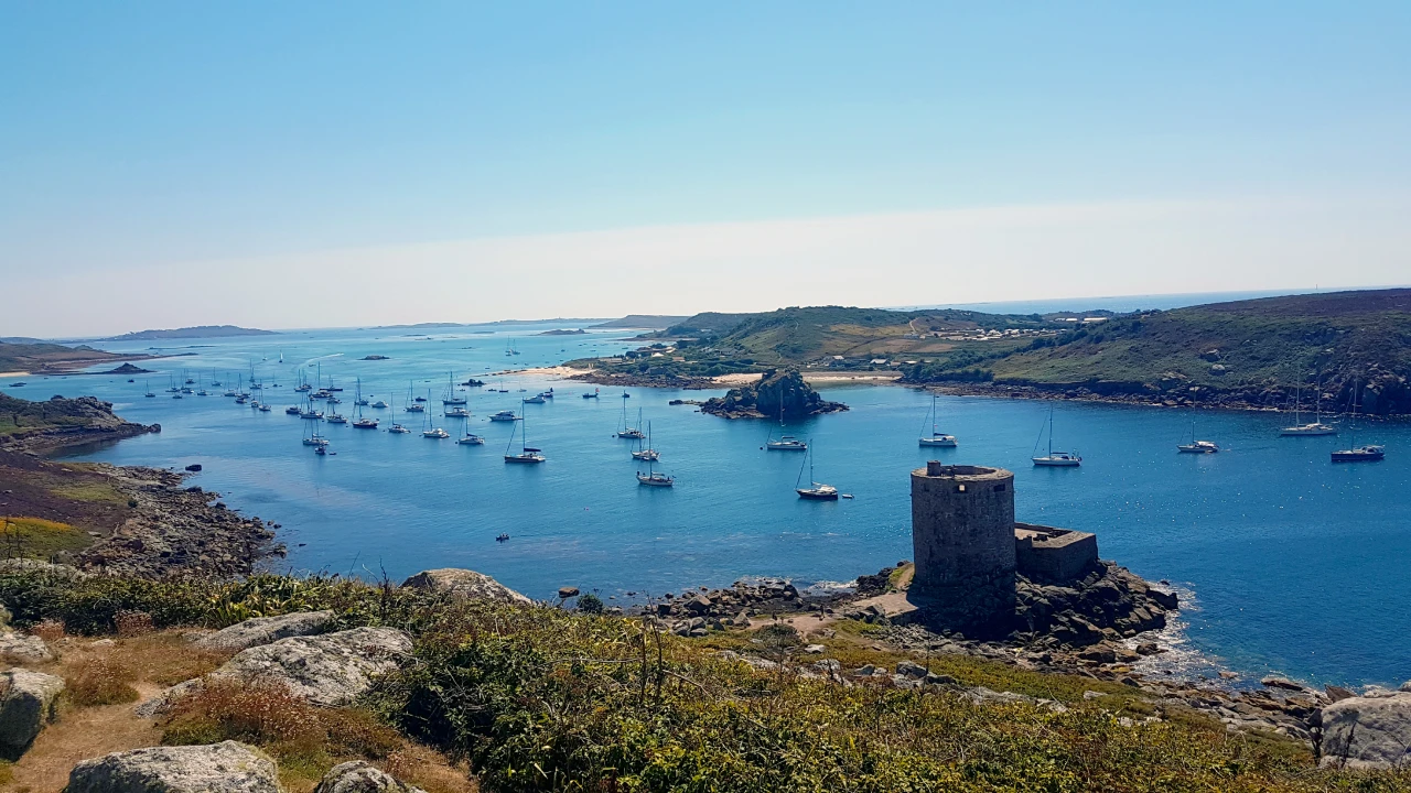 Paysage des îles scillys depuis l'île privée de Tresco.