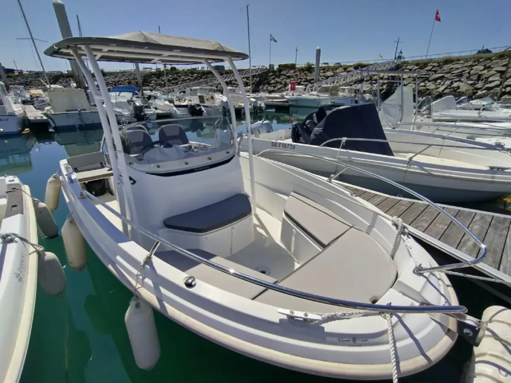 Location-bateau-cap-camarat-6-personnes-