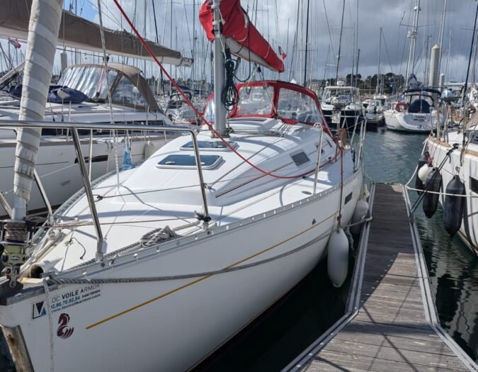 Oceanis-311-DL-Dériveur-Lesté